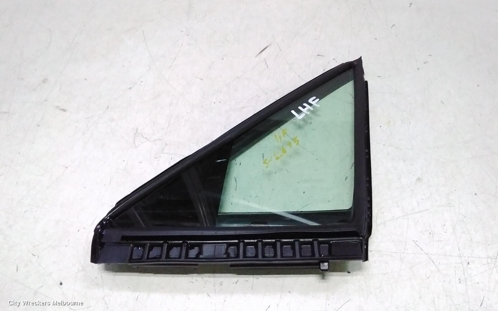 TOYOTA COROLLA CROSS 2024 Left Front 1/4 Door Glass