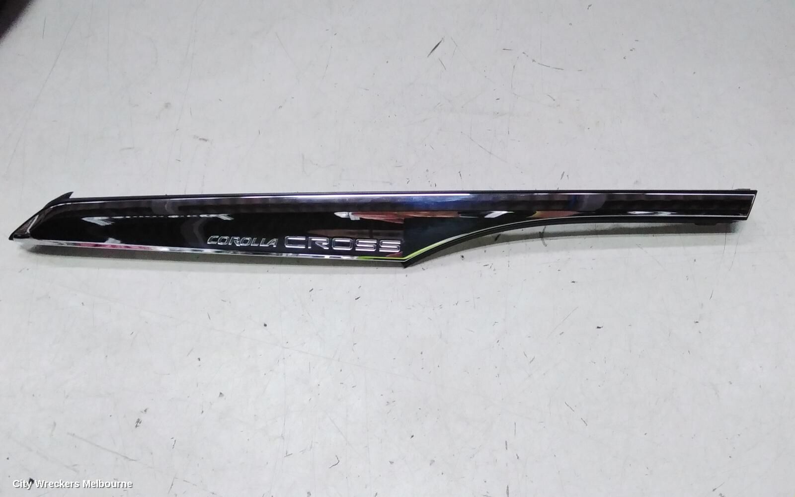 TOYOTA COROLLA CROSS 2024 Body/Door Mould