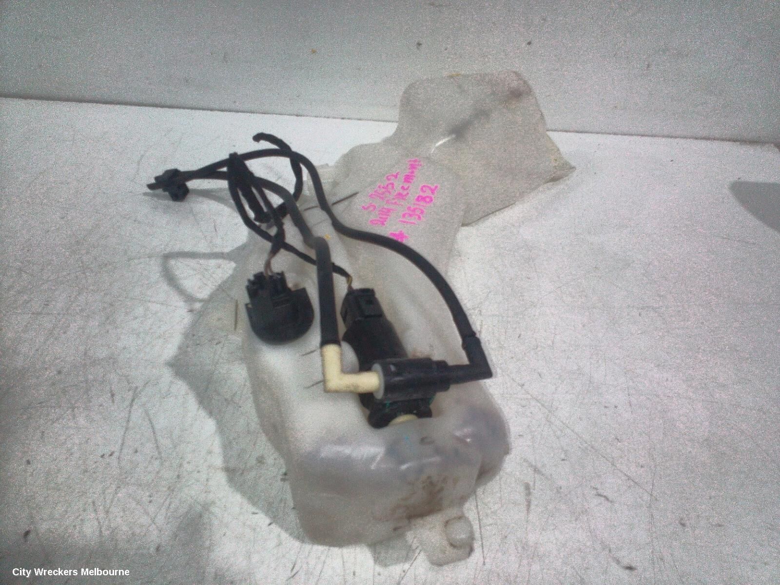 FIAT FREEMONT 2014 Washer Bottle