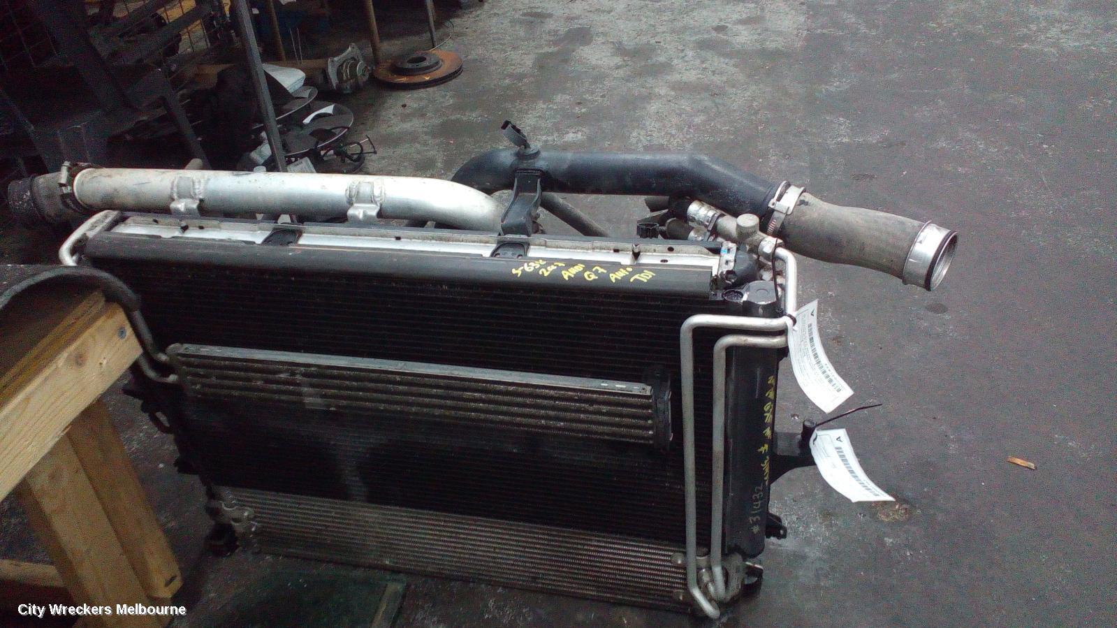 AUDI Q7 2007 Radiator