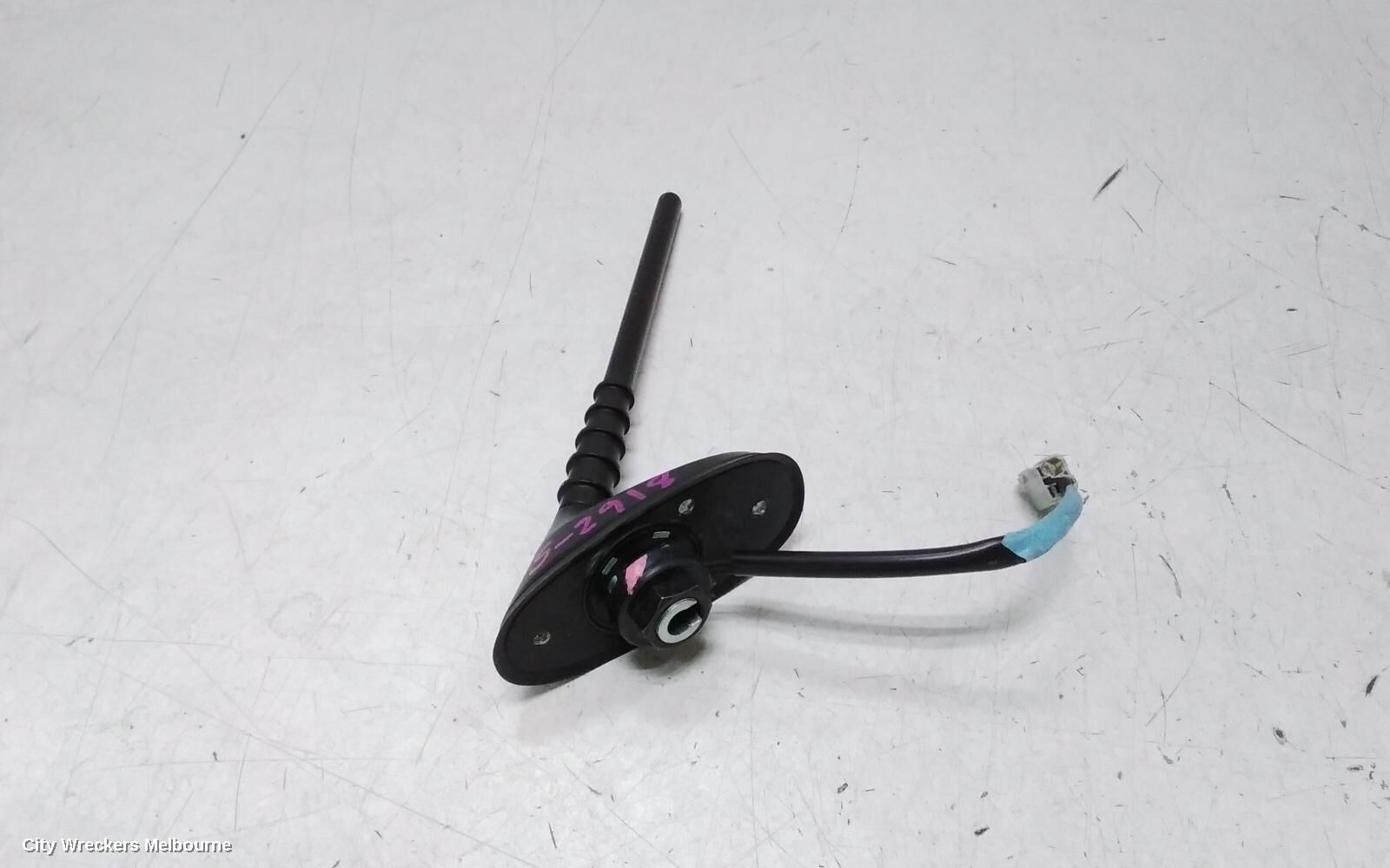 MAZDA 2 2019 Antenna