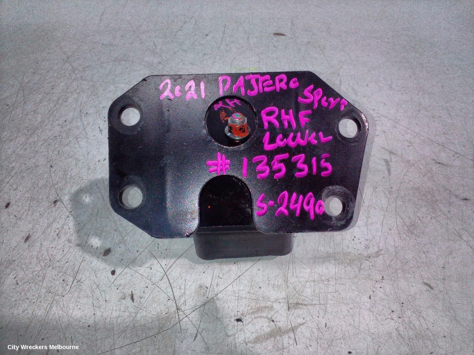 MITSUBISHI PAJERO 2021 Mount