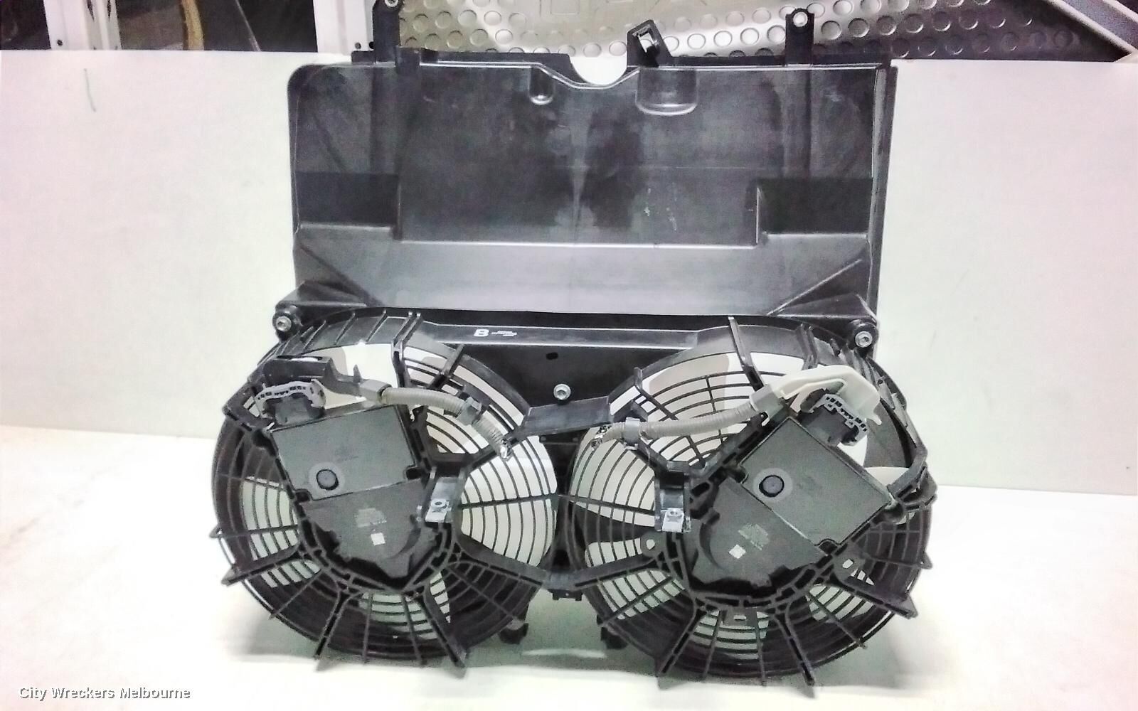 TOYOTA HIACE 2011 Fan