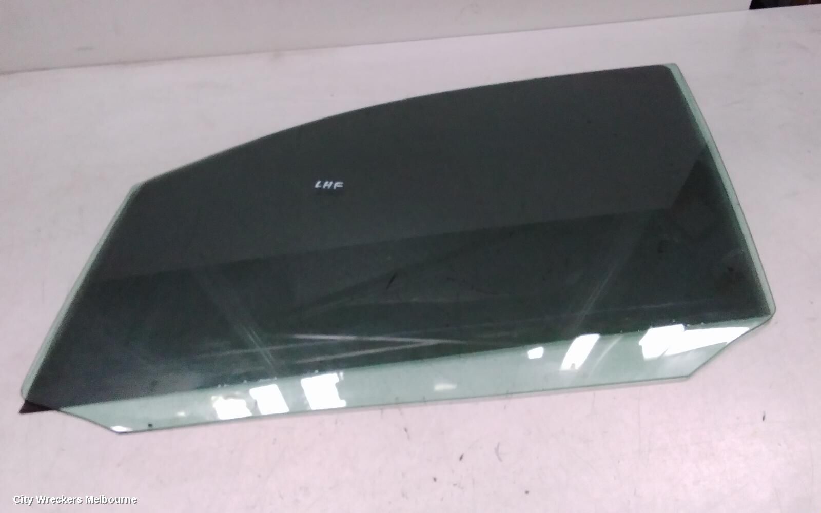 VOLKSWAGEN CADDY 2016 Left Front Door Window