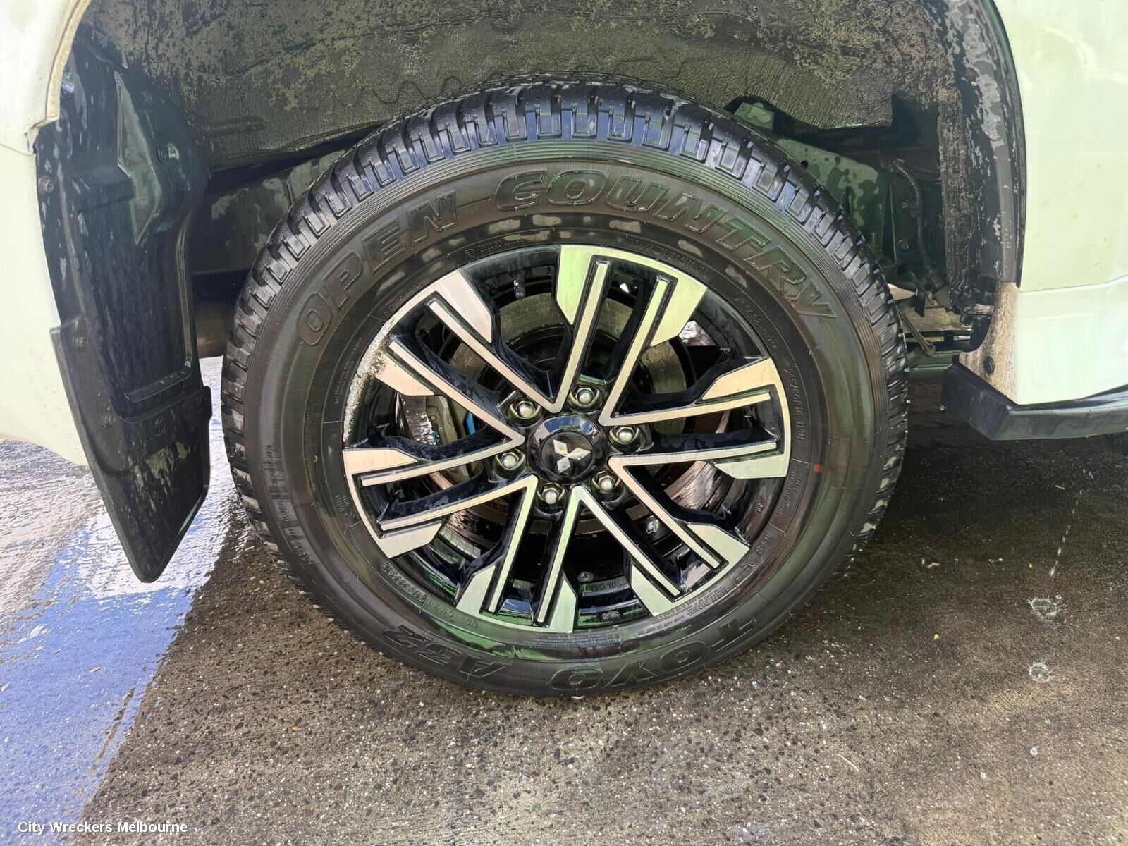 MITSUBISHI PAJERO 2023 Wheel Mag