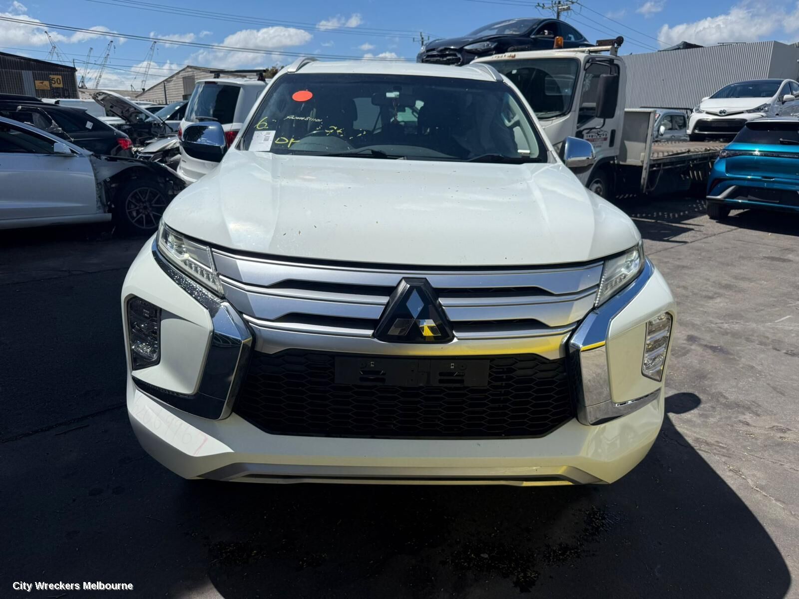 MITSUBISHI PAJERO 2020 Sunvisor