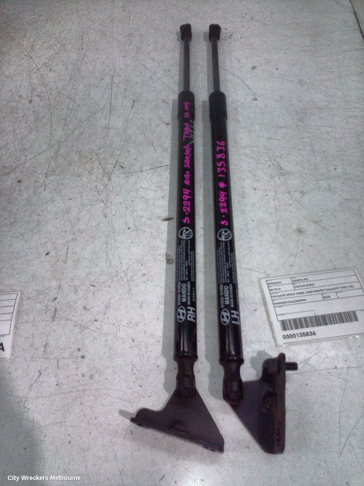 HYUNDAI SANTA FE 2020 Hatch Strut