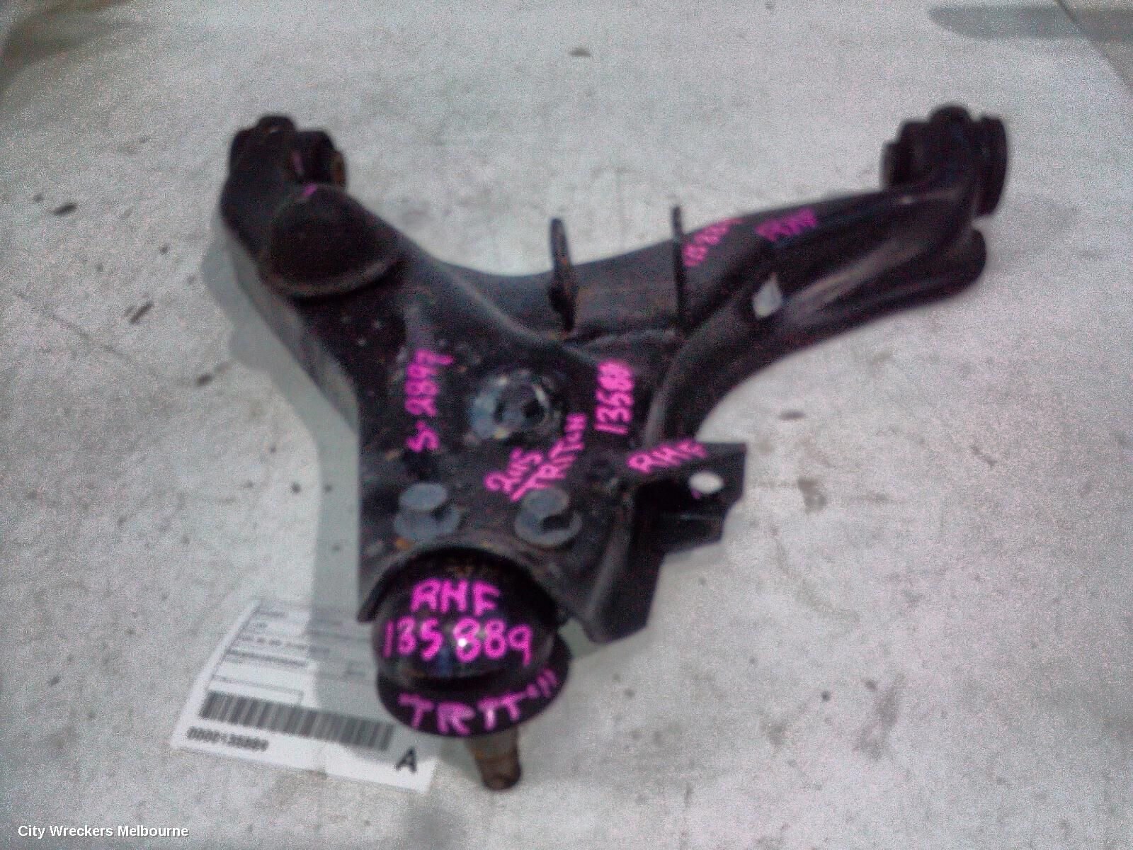 MITSUBISHI TRITON 2015 Right Front Lower Control Arm