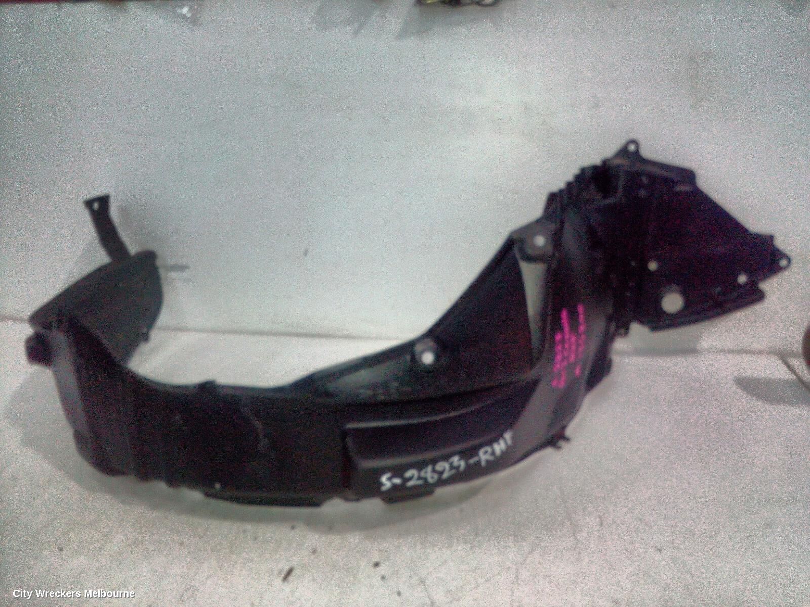 NISSAN PULSAR 2013 Right Guard Liner