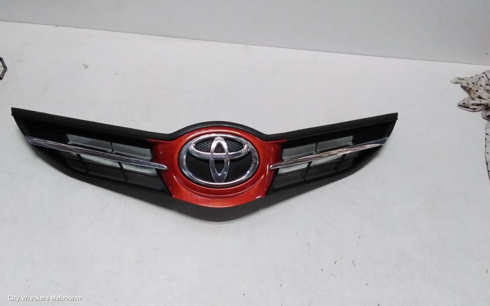 TOYOTA COROLLA 2013 Grille