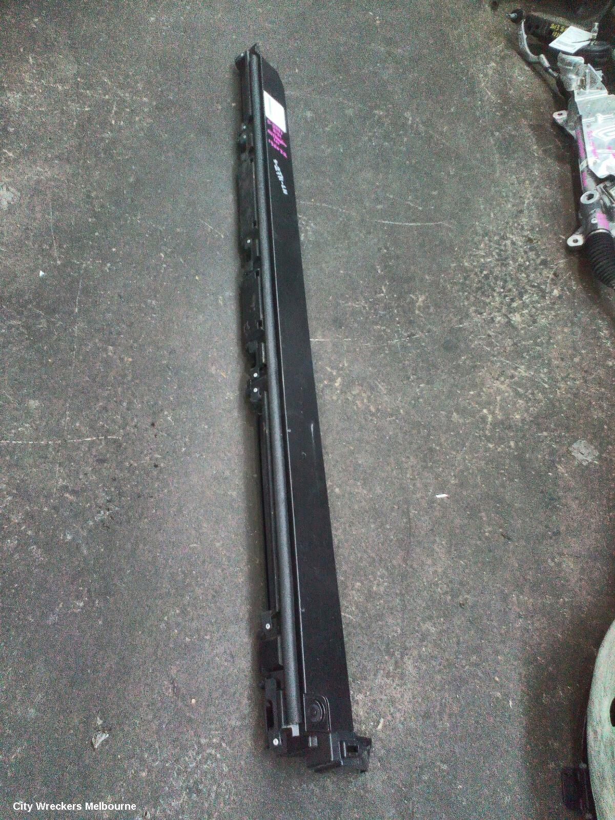 MITSUBISHI OUTLANDER 2021 Side Step/Skirt