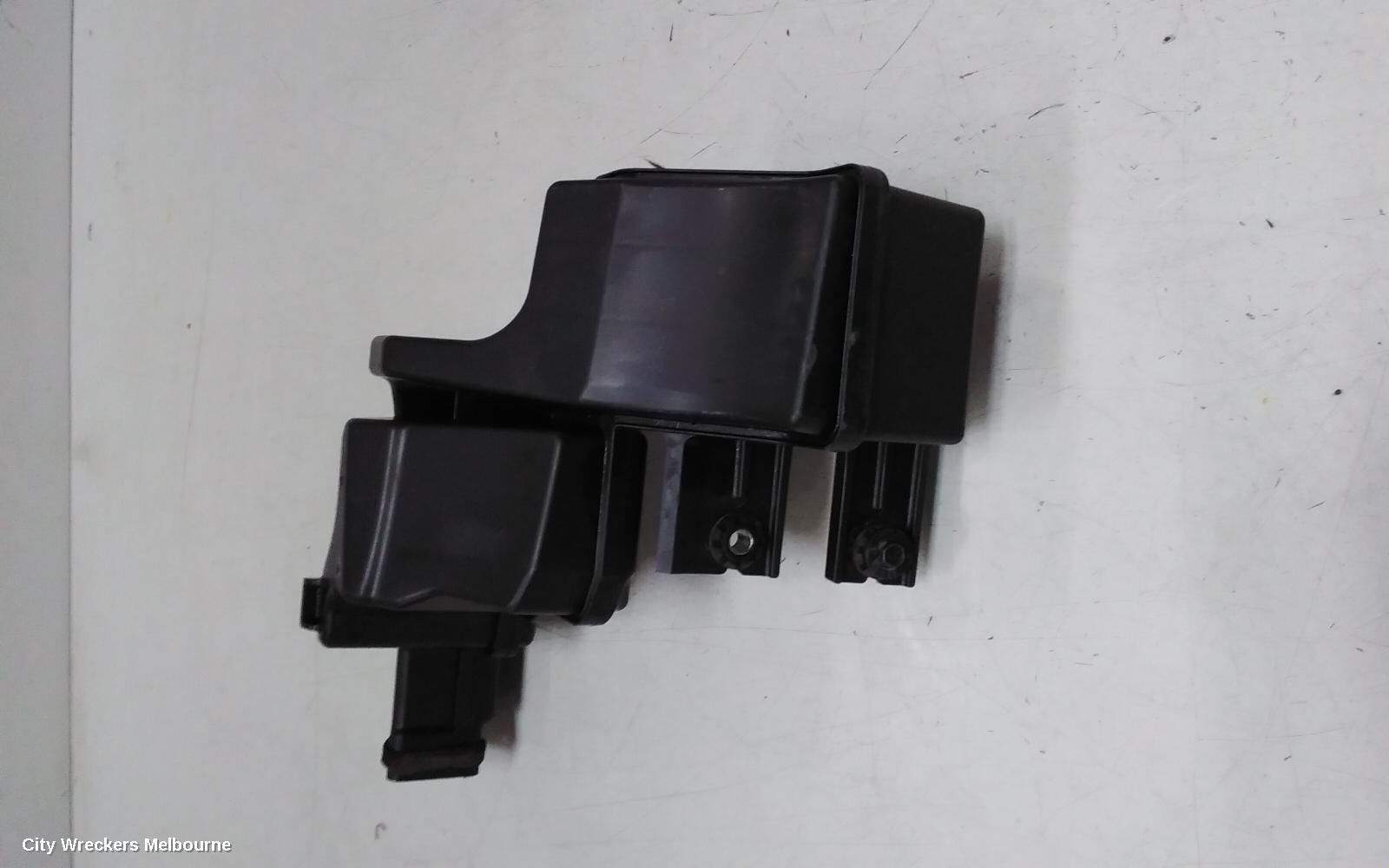 MITSUBISHI OUTLANDER 2021 Air Cleaner/Box