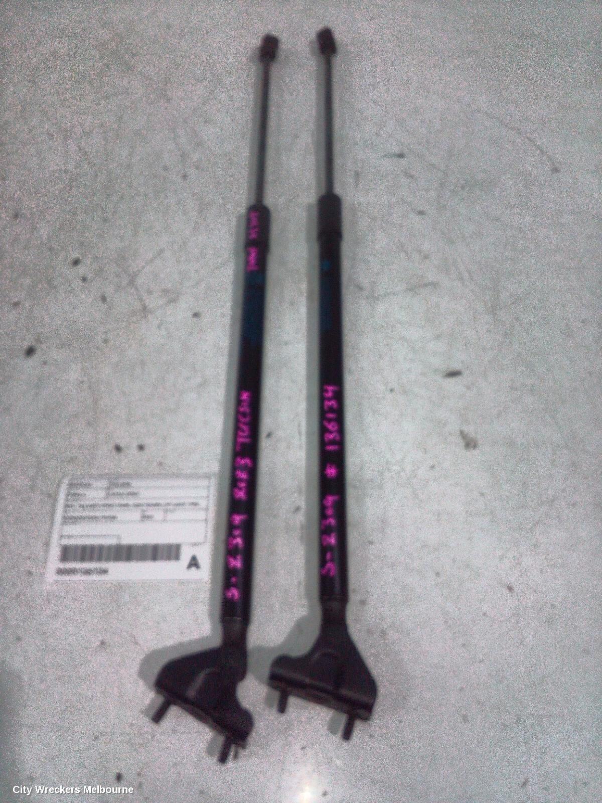 HYUNDAI TUCSON 2023 Hatch Strut