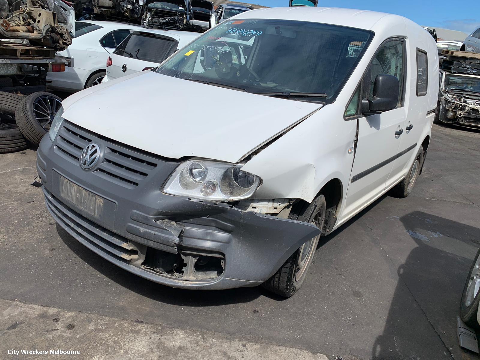 VOLKSWAGEN CADDY 2006 Left Driveshaft