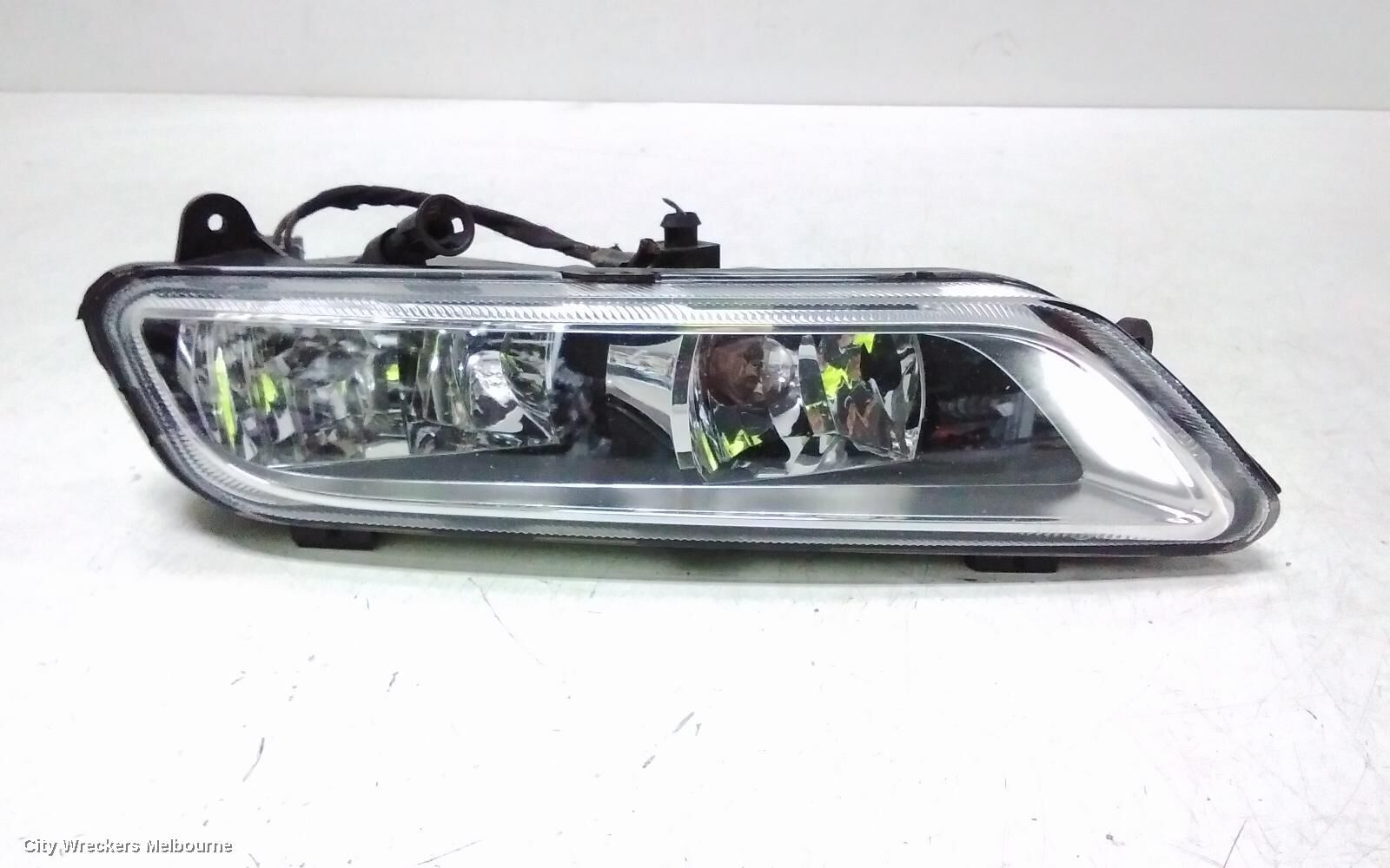 VOLKSWAGEN PASSAT 2011 Left Indicator/Fog/Side