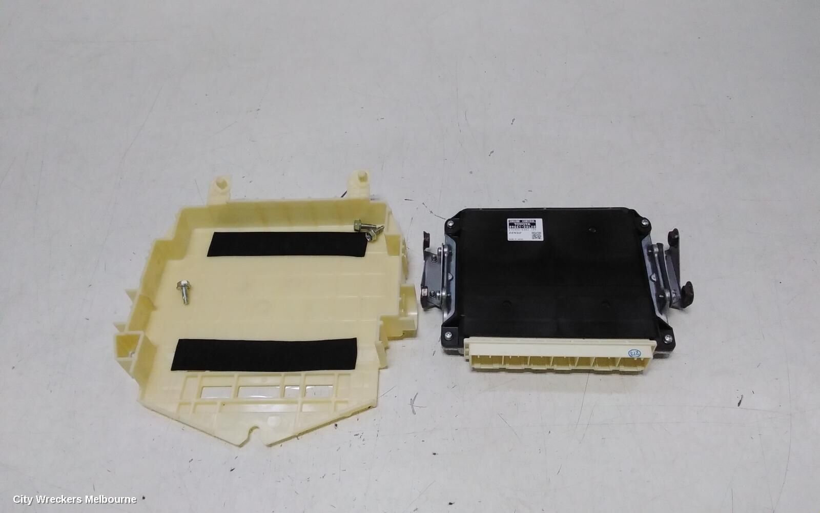 TOYOTA HIACE 2013 Ecu