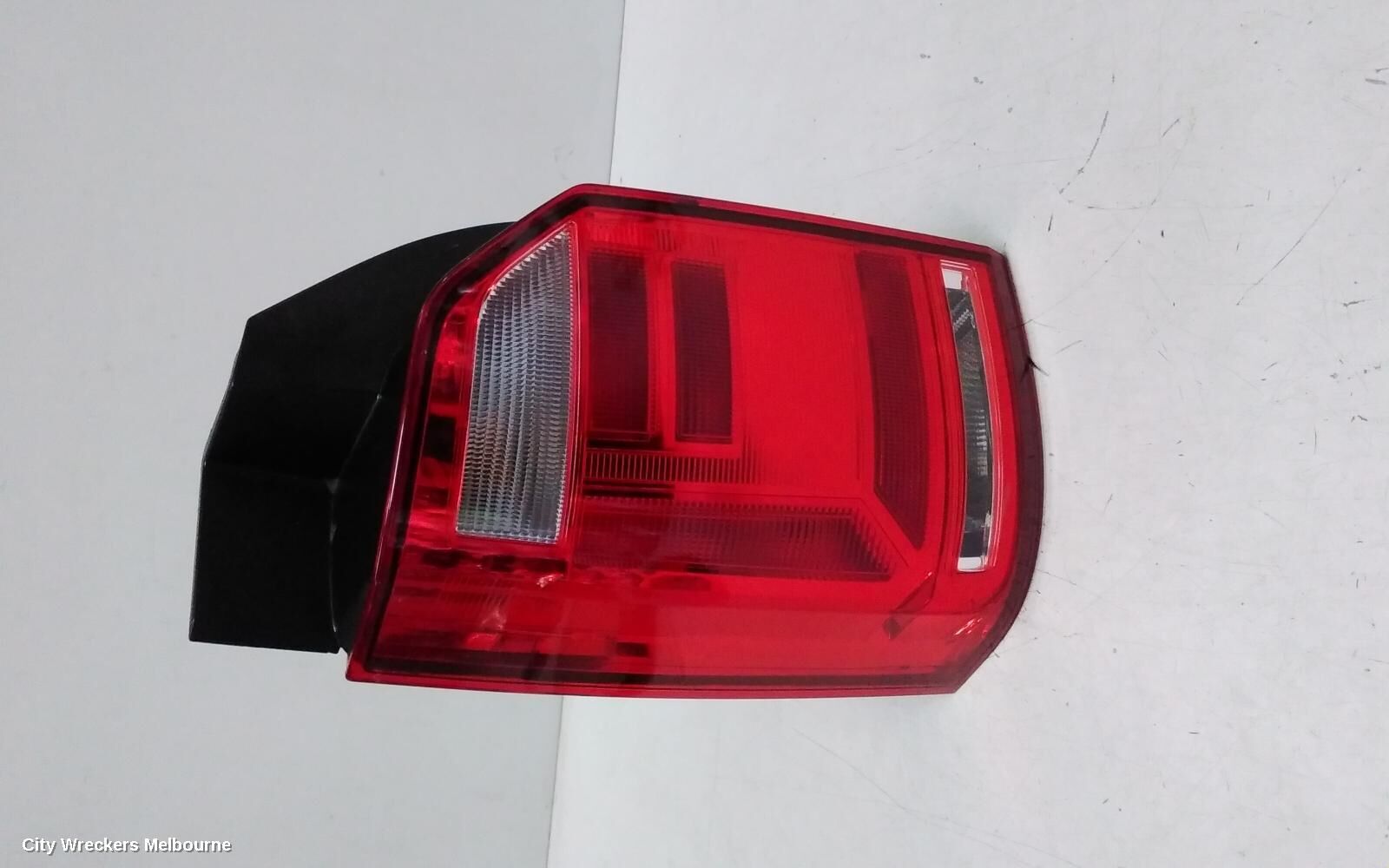 VOLKSWAGEN TRANSPORTER 2018 Left Taillight