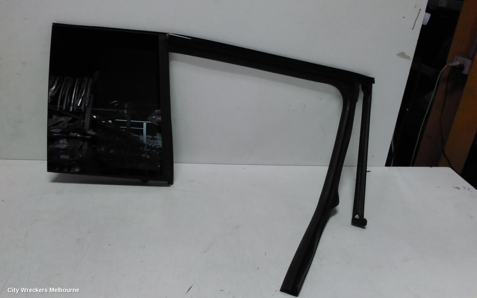 HYUNDAI SANTA FE 2024 Right Rear 1/4 Door Glass