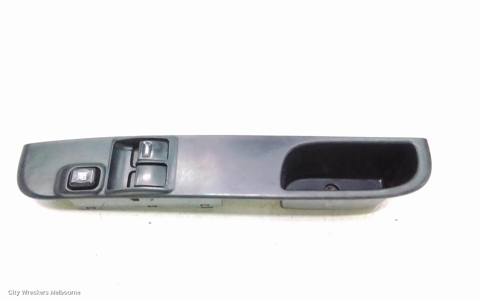MITSUBISHI TRITON 2015 Pwr Dr Wind Switch