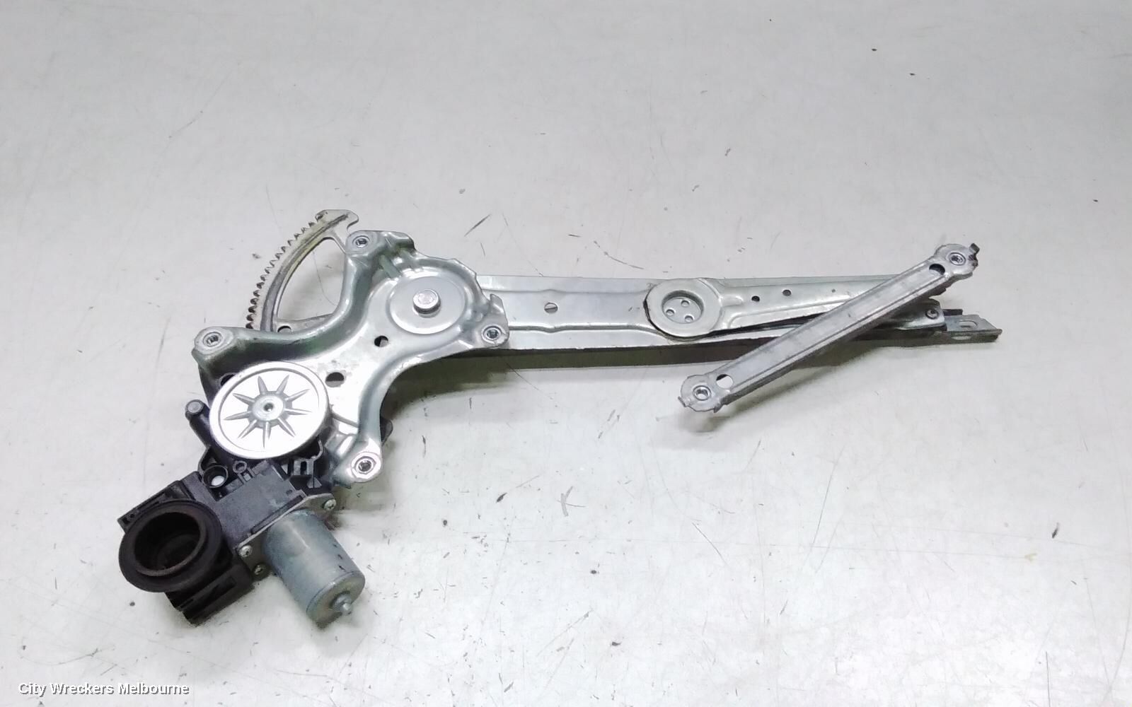 TOYOTA CAMRY 2020 Left Front Window Reg/Motor