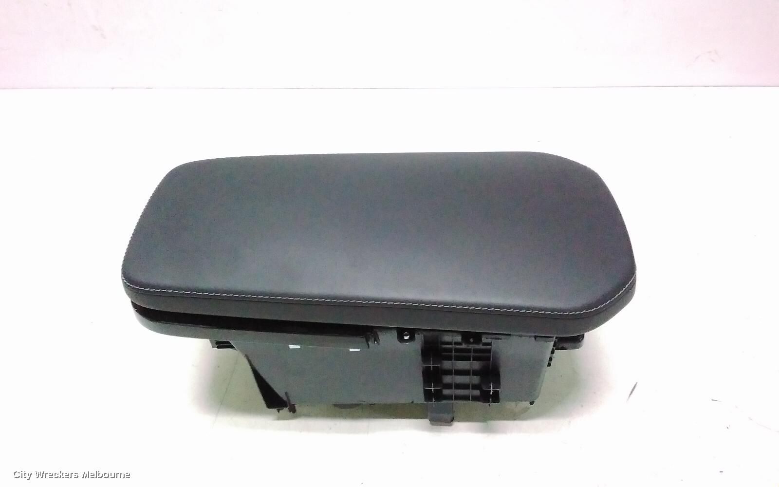 KIA STINGER 2021 Console