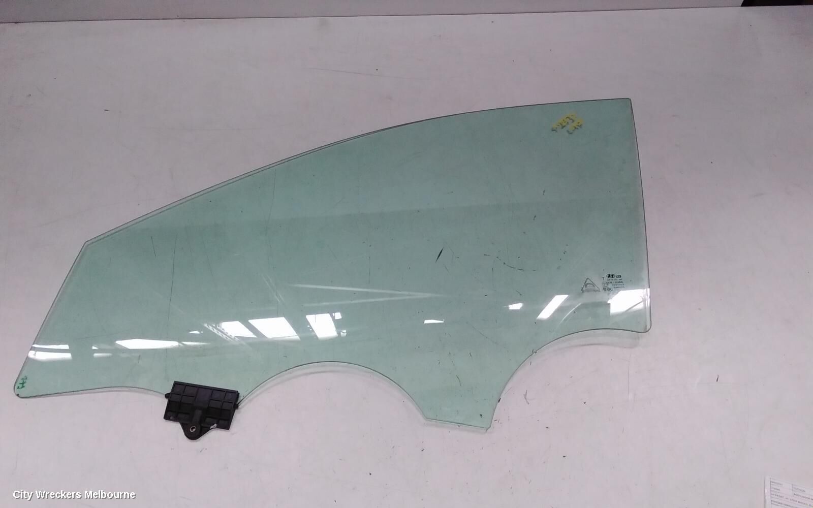 HYUNDAI TUCSON 2021 Left Front Door Window