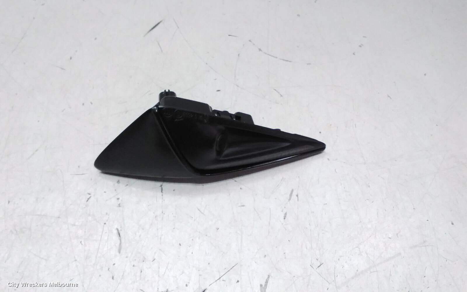 TESLA MODEL Y 2023 REVERSE_CAMERA