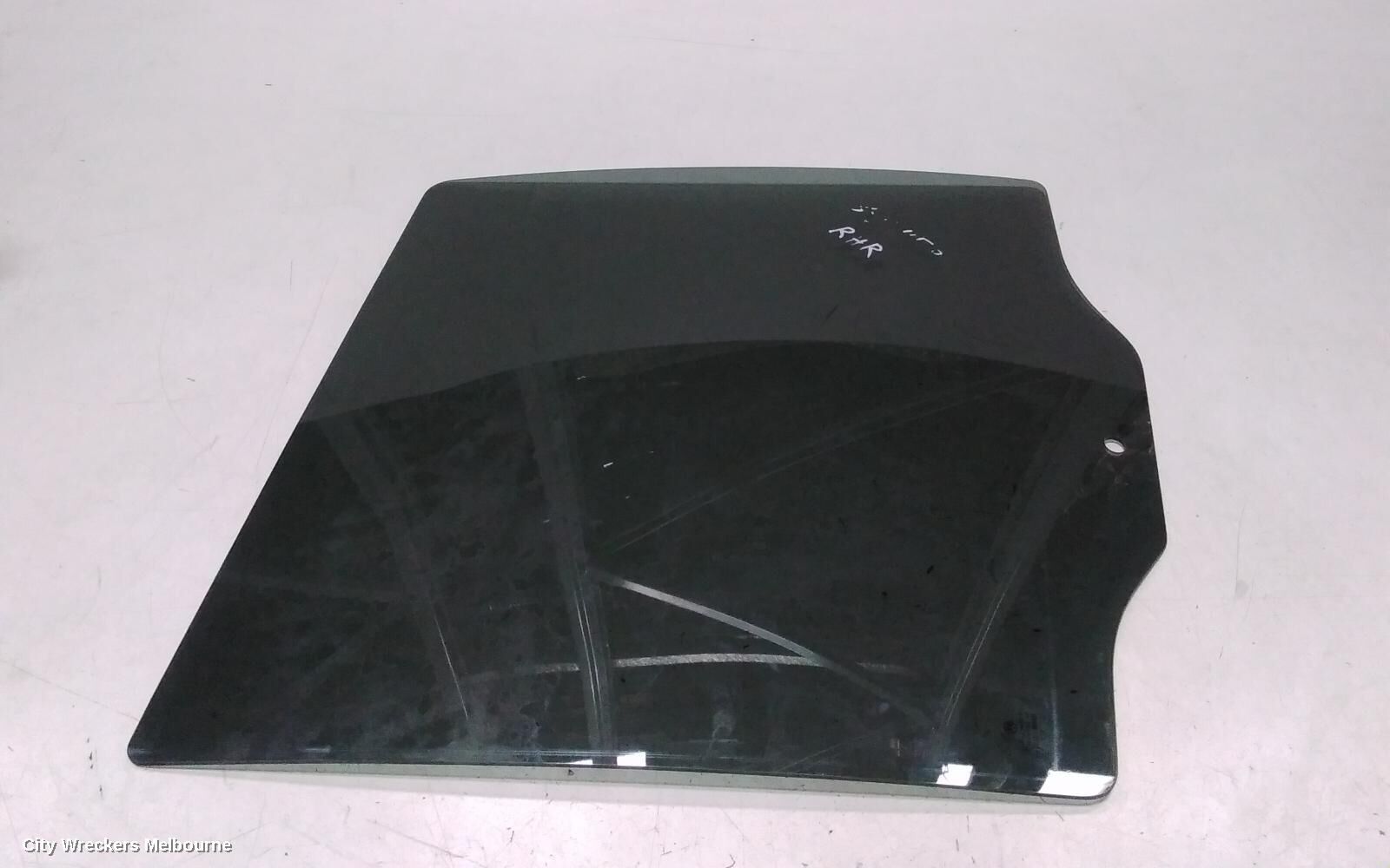 VOLKSWAGEN AMAROK 2013 Right Rear Door Window