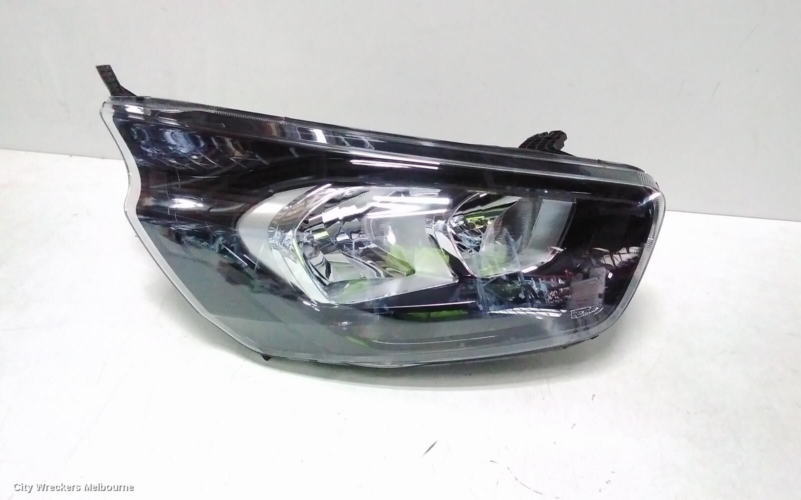 FORD TRANSIT CUSTOM 2022 Right Headlamp