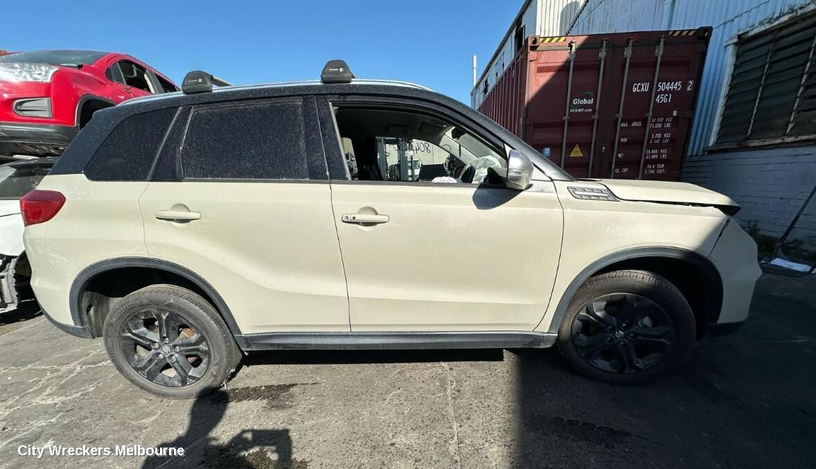 SUZUKI VITARA 2016 Right Front Door Window