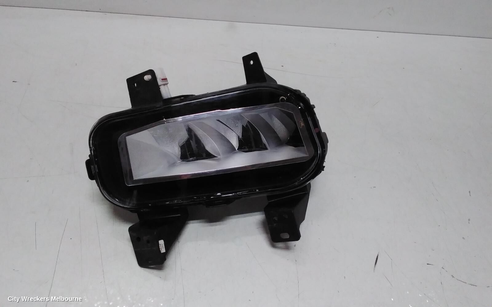 MAHINDRA XUV700 2025 Right Indicator/Fog/Side