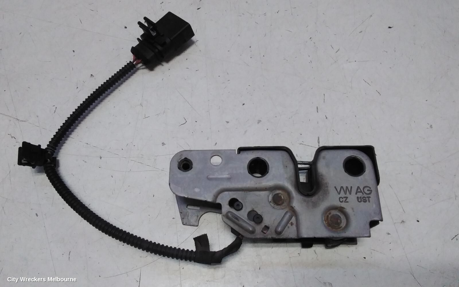 PORSCHE CAYENNE 2012 Bonnet Lock/Support