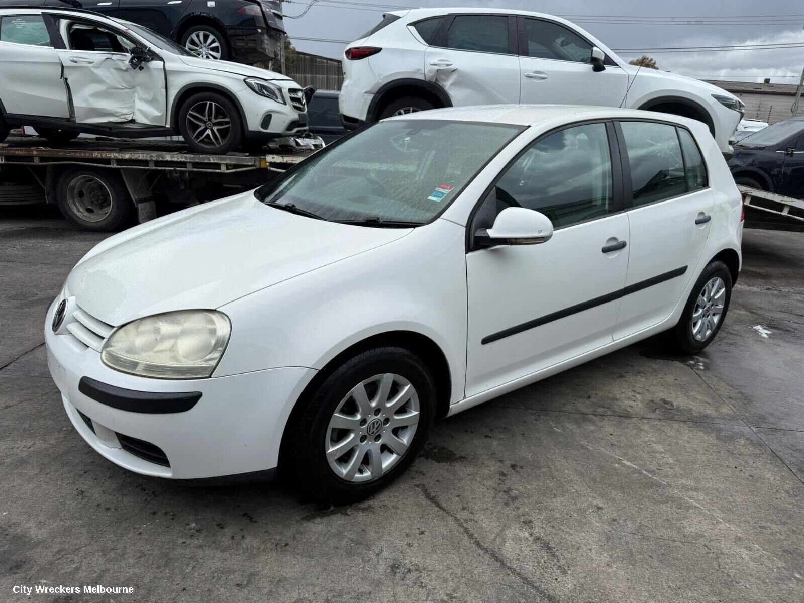 VOLKSWAGEN GOLF 2006 Right Front Door