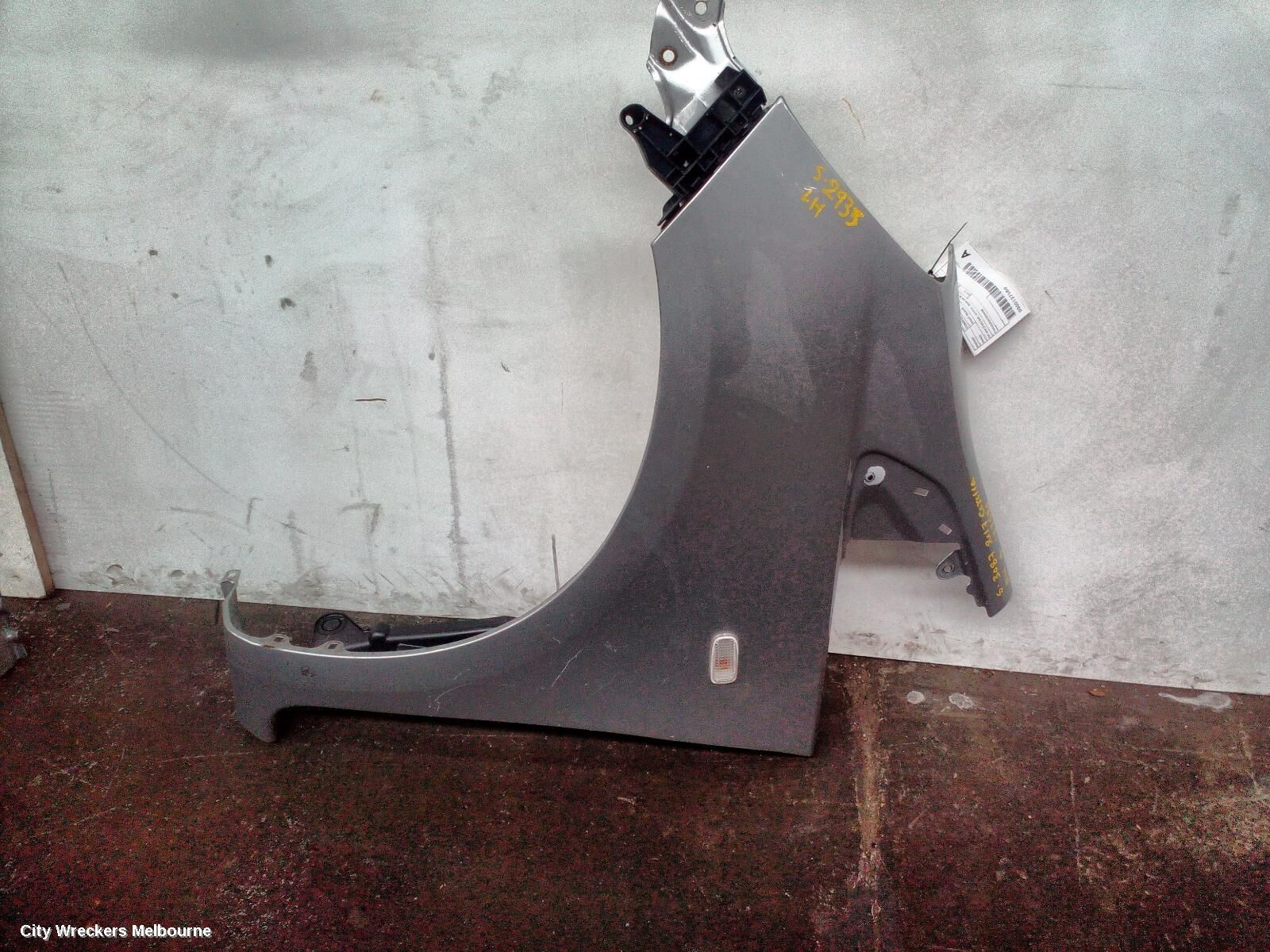 TOYOTA COROLLA 2017 Right Guard