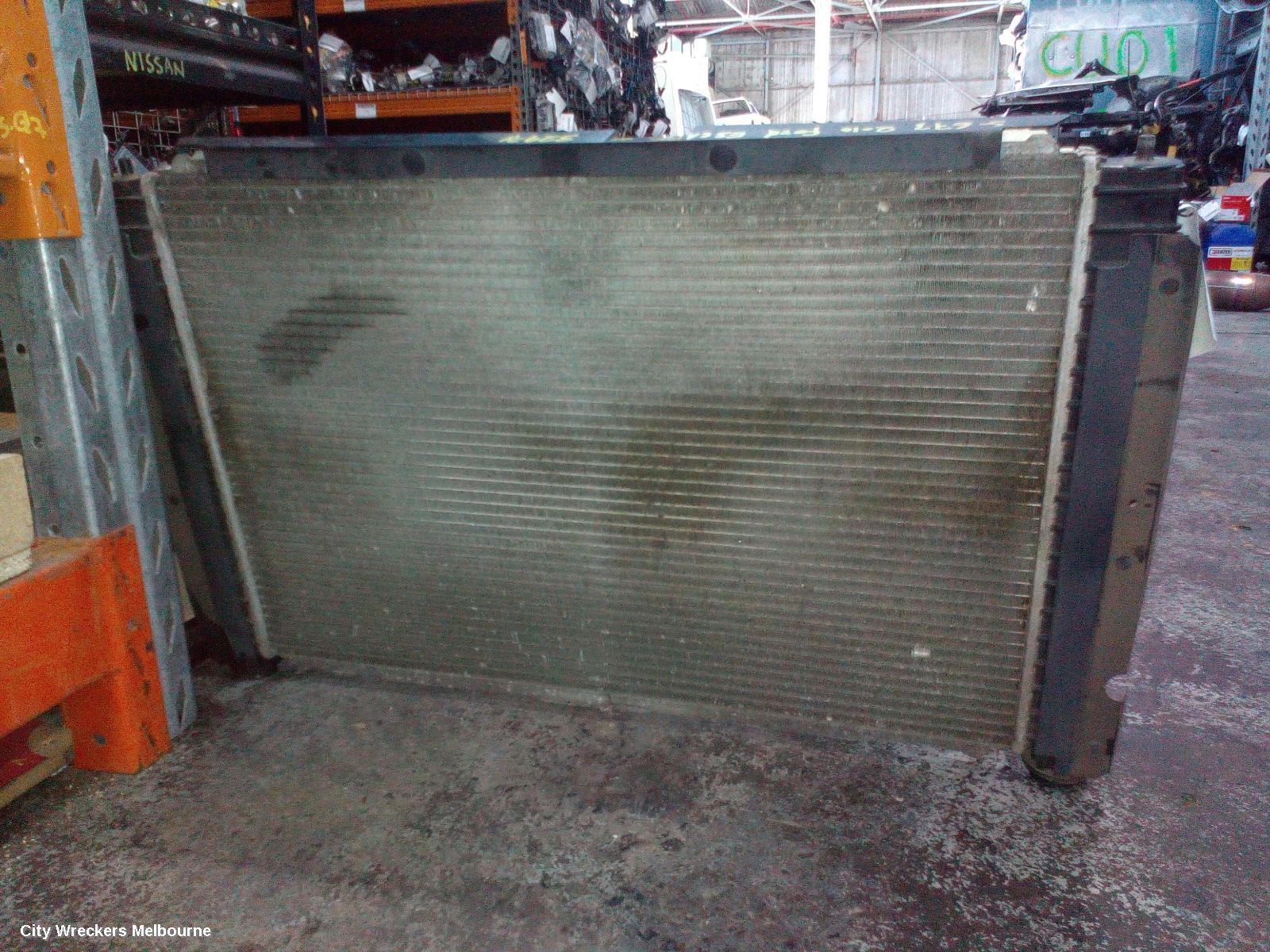 FORD ESCAPE 2010 Radiator