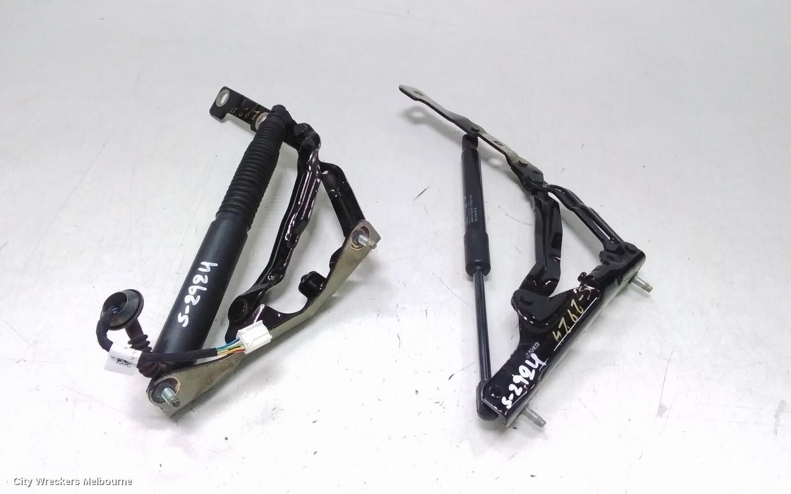 TESLA MODEL 3 2023 Hatch Strut