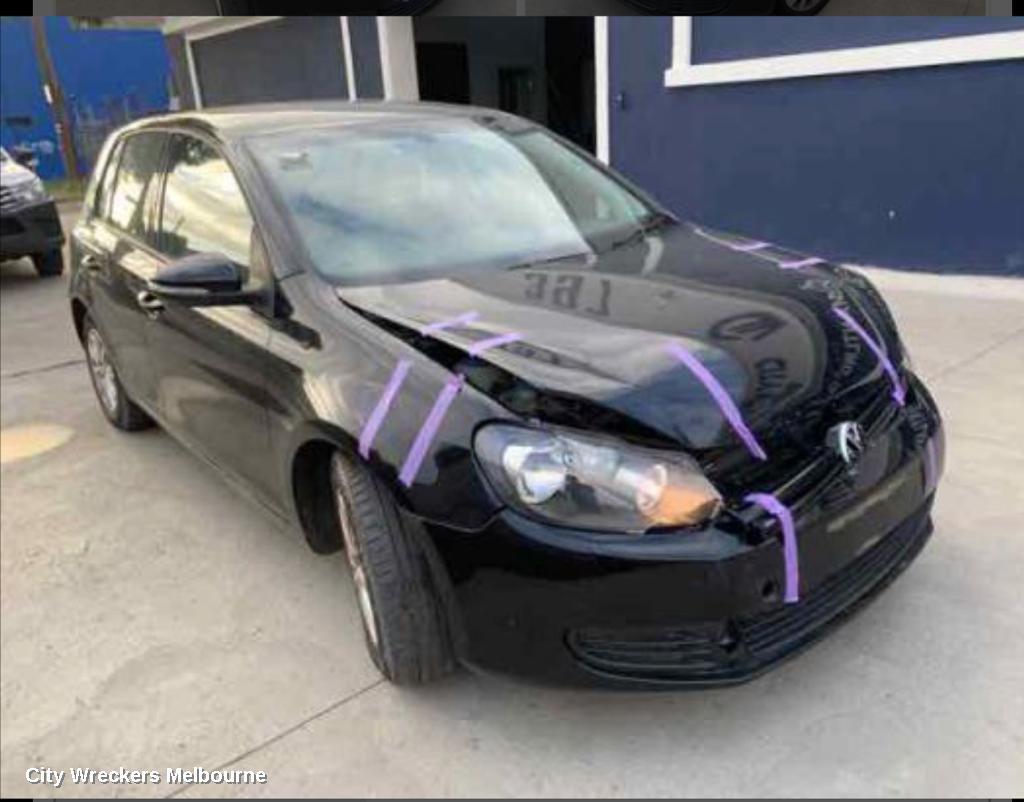 VOLKSWAGEN GOLF 2010 Left Front Door
