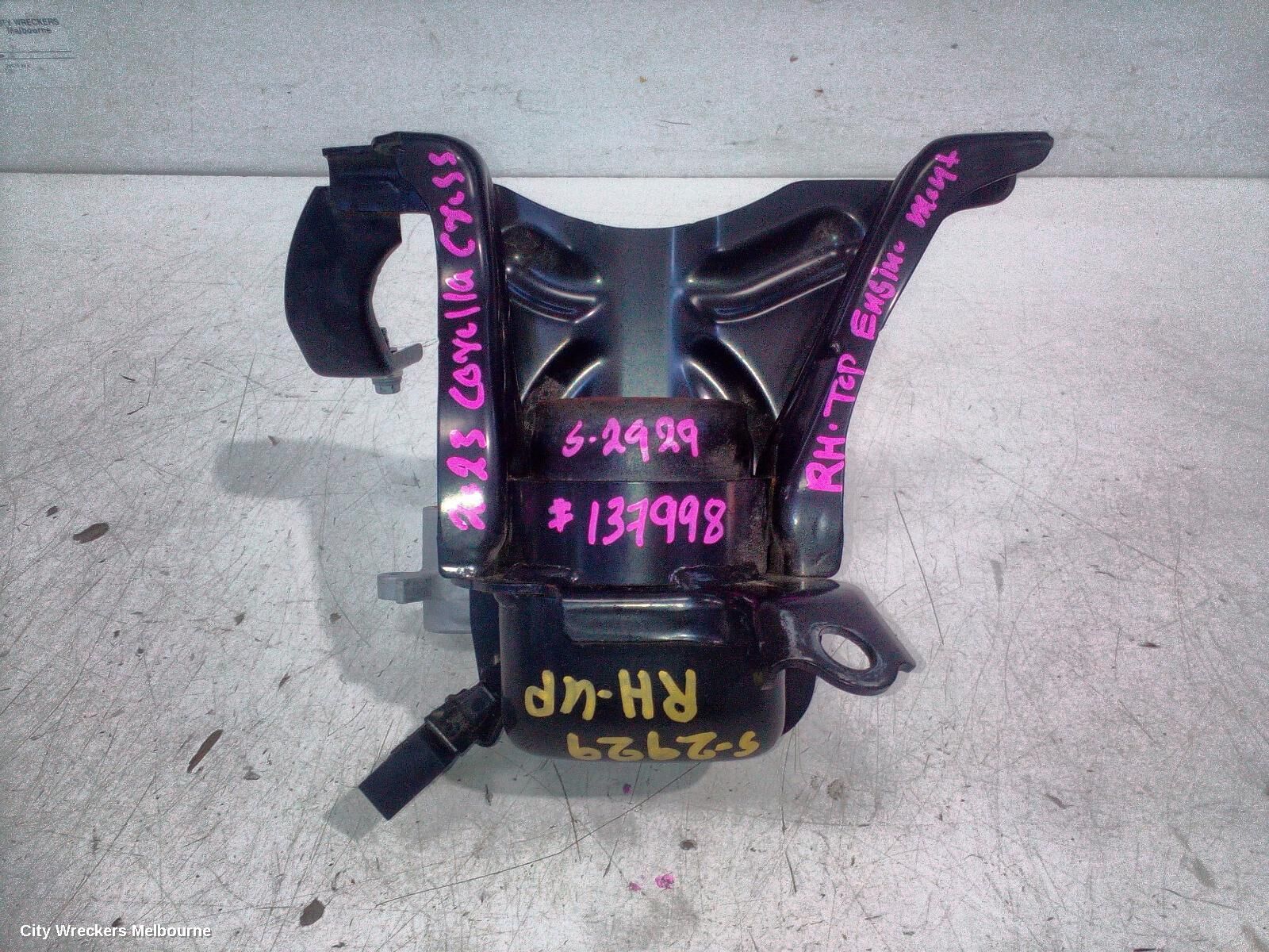 TOYOTA COROLLA CROSS 2023 Mount