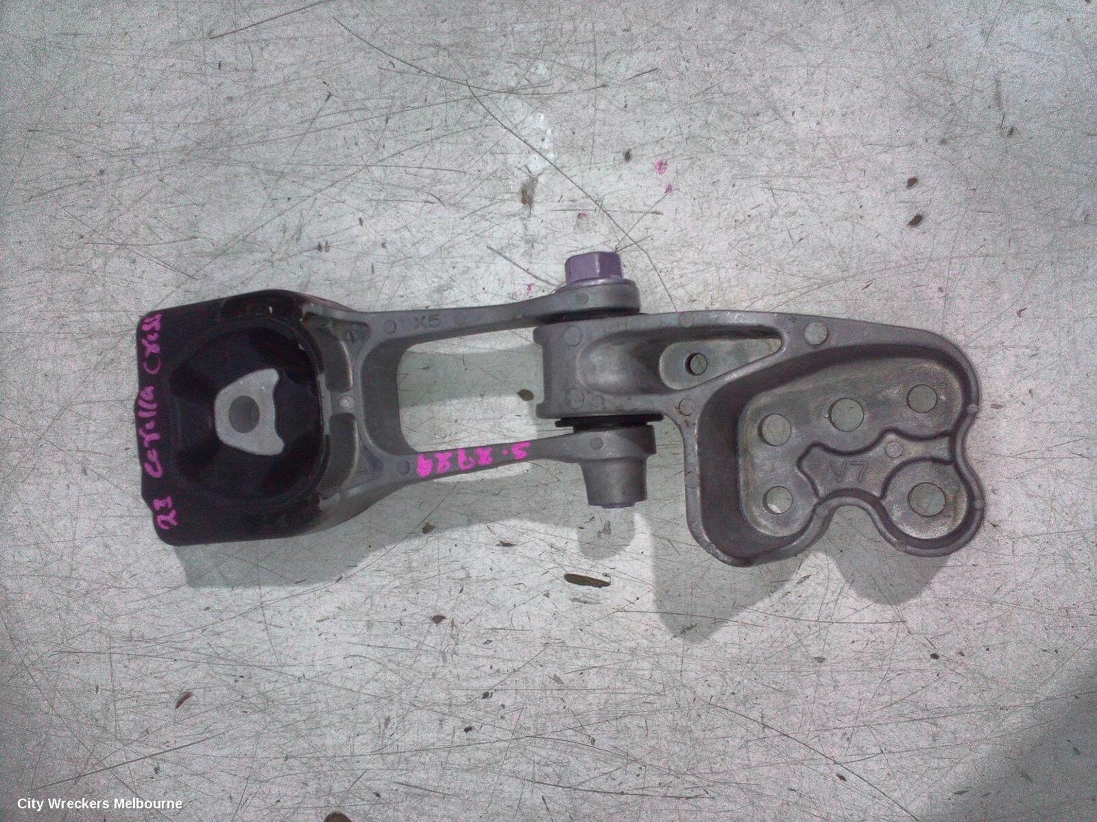 TOYOTA COROLLA CROSS 2023 Mount