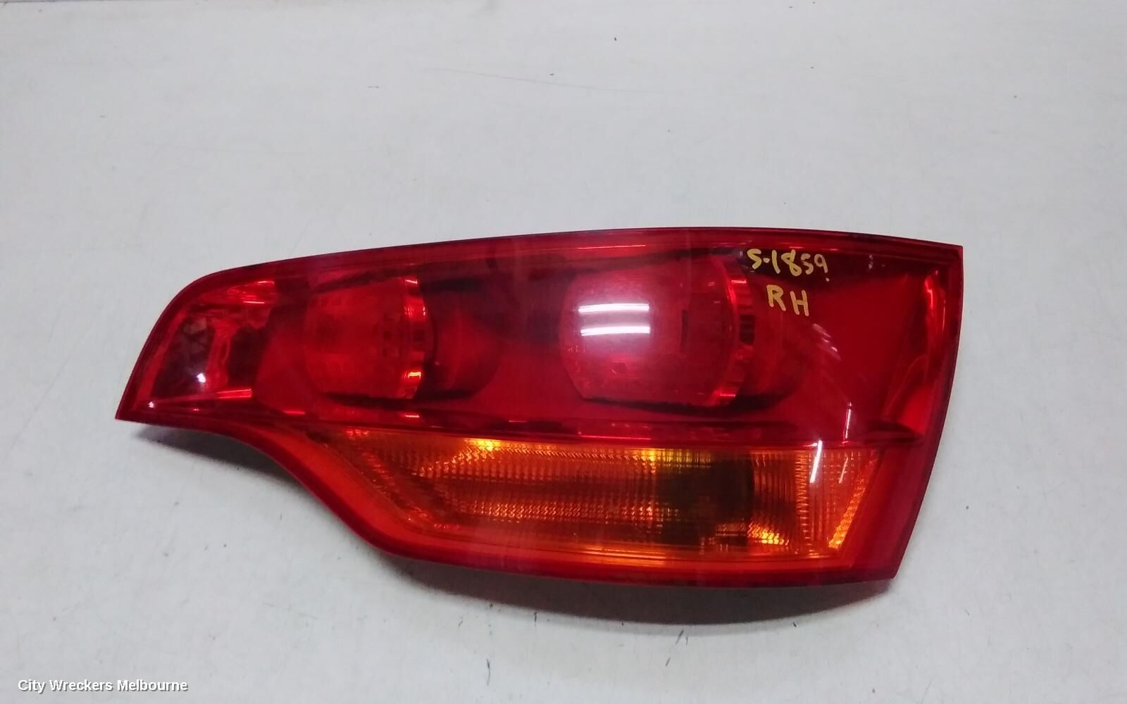 AUDI Q7 2007 Right Taillight