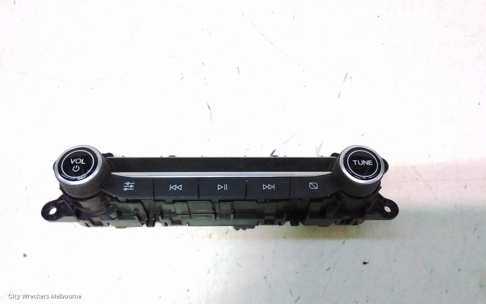 FORD FOCUS, SA, 10/18-12/24, FORD FOCUS RADIO BUTTONS SA, ACTIVE, 10/18- 23 GENUINE -JX7T-18K811-AC: 138166