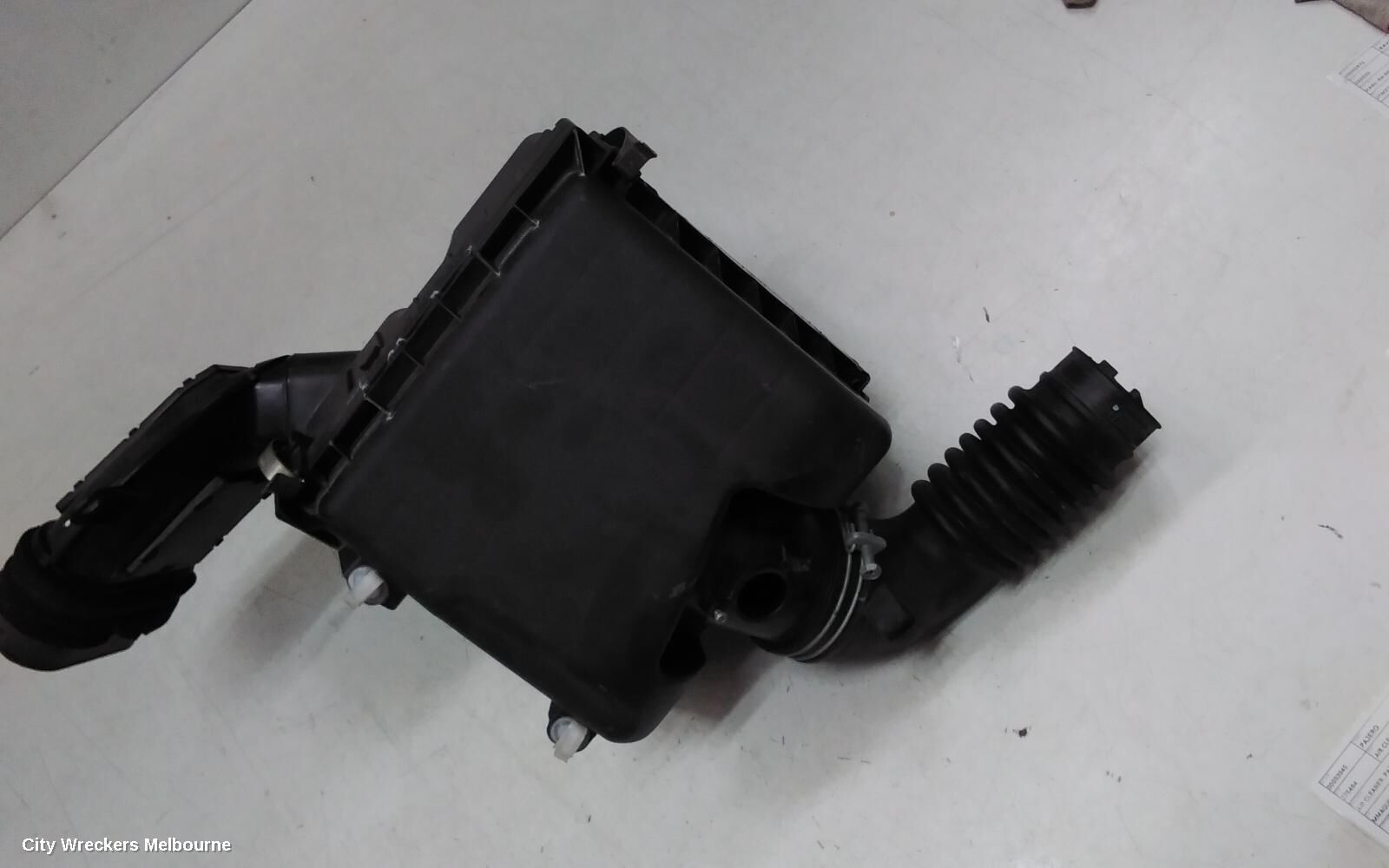 MITSUBISHI PAJERO 2020 Air Cleaner/Box