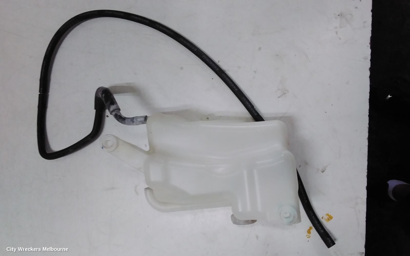 MITSUBISHI PAJERO 2020 Overflow Bottle