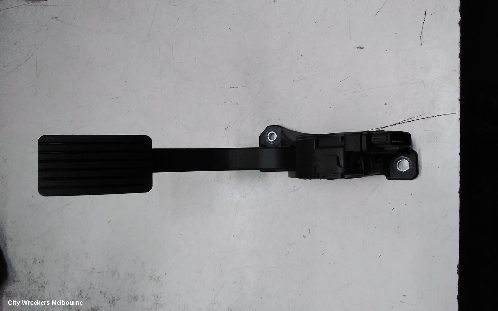 MITSUBISHI PAJERO 2020 Pedal Assembly