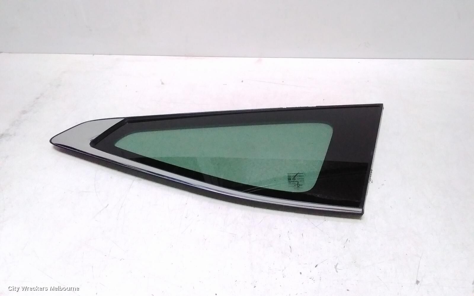 MITSUBISHI PAJERO 2020 Right Rear Side Glass