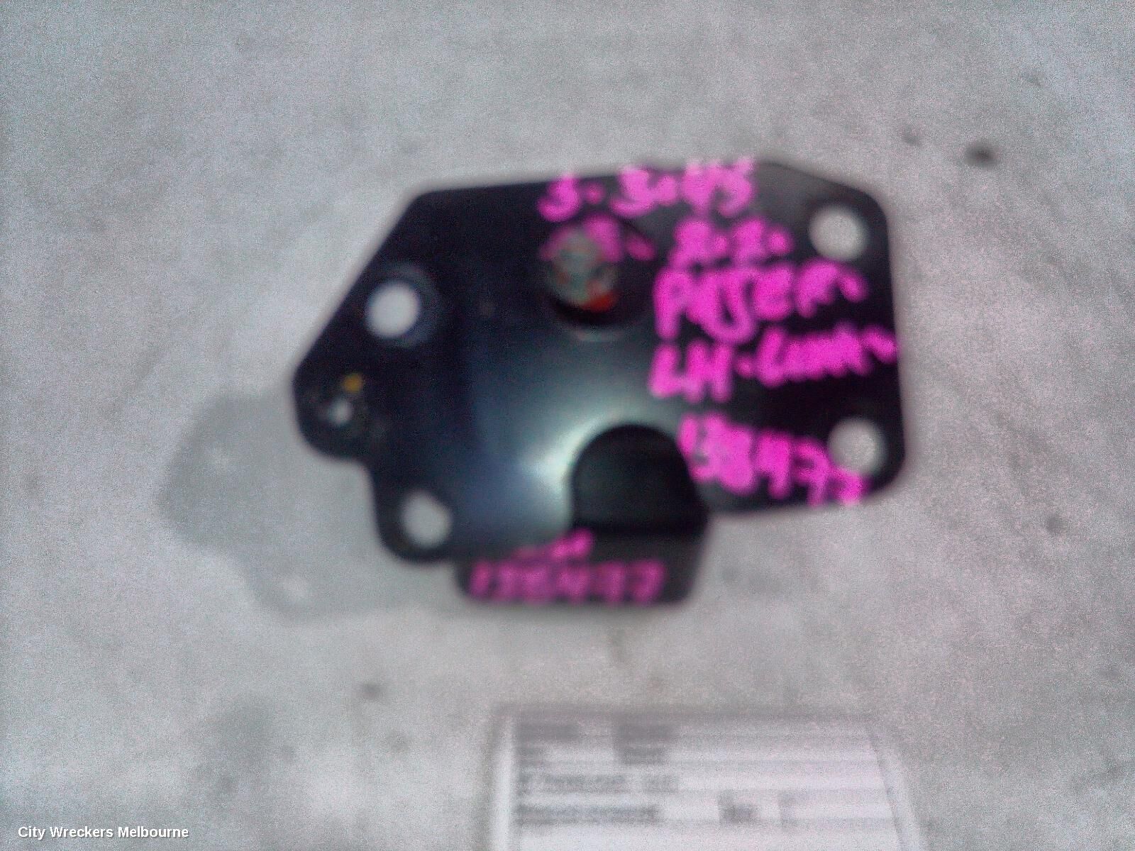 MITSUBISHI PAJERO 2020 Mount