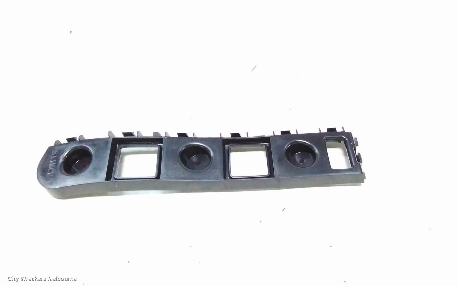 MG ZS, AZS1, 09/17-06/25, RHR BAR BRACKET : 138511