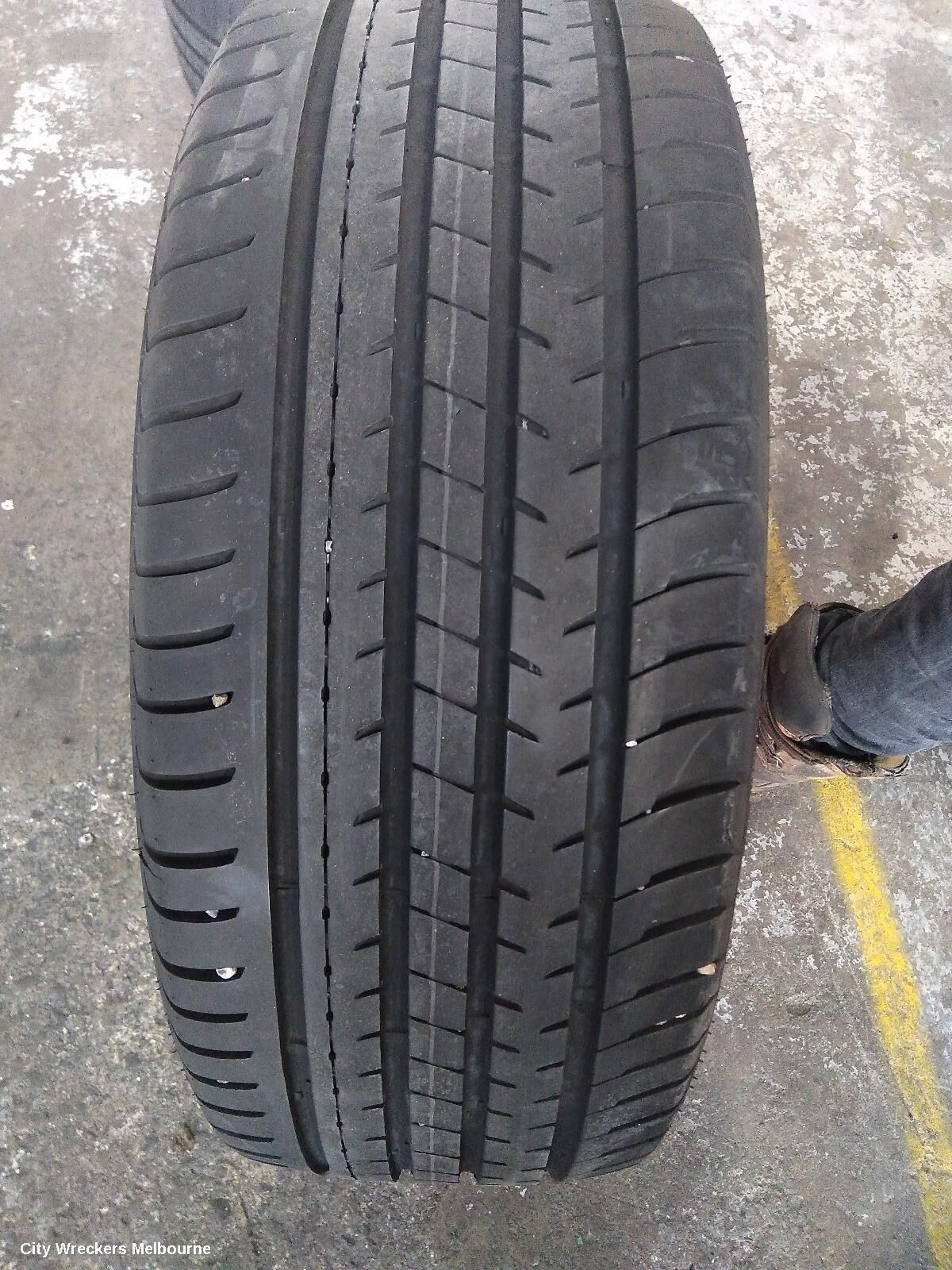 VOLKSWAGEN T-ROC 2021 Wheel Mag