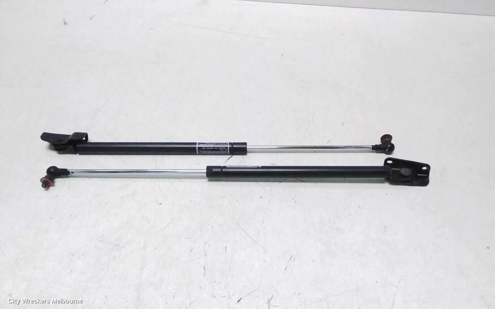 SUBARU XV 2013 Hatch Strut