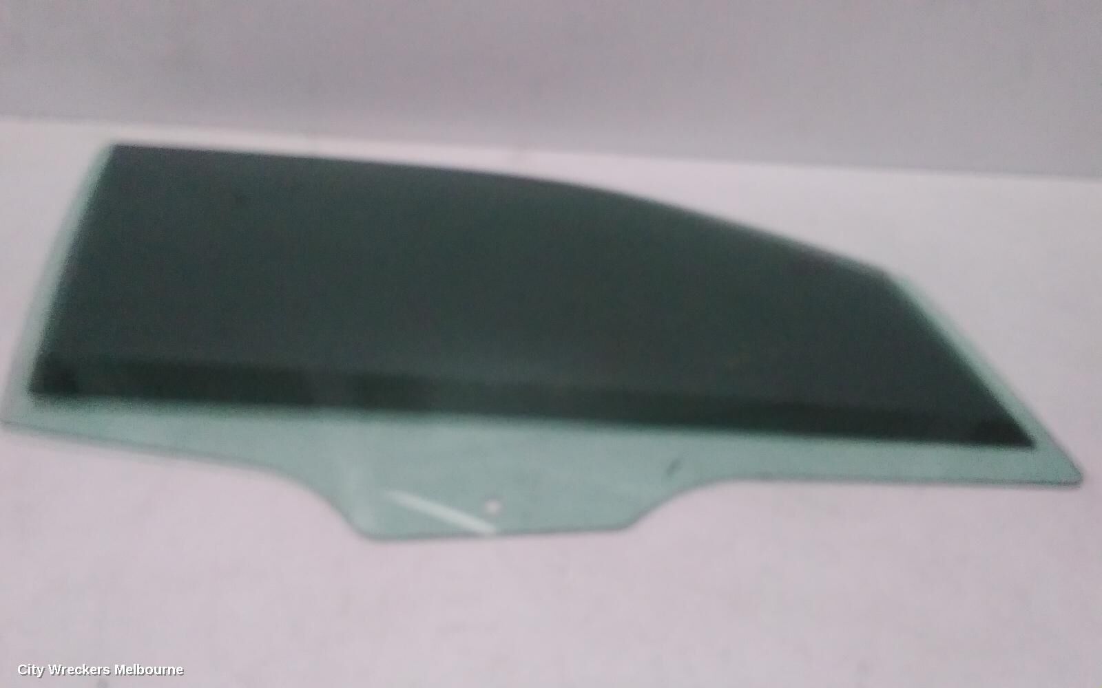 VOLKSWAGEN AMAROK 2013 Right Front Door Window
